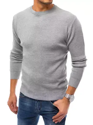Trendový svetlo-šedý sveter