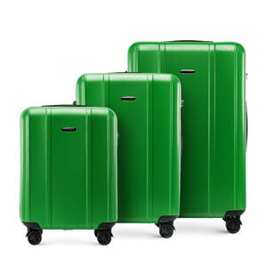 Sada 3 zelených cestovných kufrov