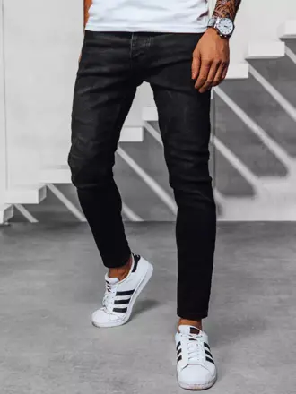 Jednoduché čierne pánske džínsy