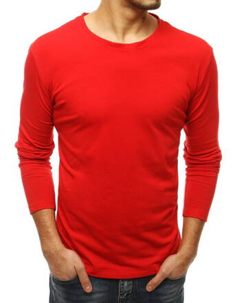 Červené pánske tričko bez potlače.