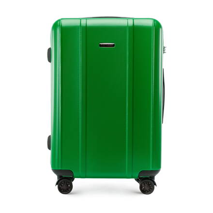 Zelený kufor strednej veľkosti