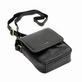 Kožená crossbody taška Peterson