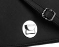 Elegantná čierna crossbody kabelka s prešívanými bokmi - David Jones