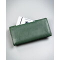 Zielony, poziomy portfel damski ze skóry ekologicznej zamykany zatrzaskiem - 4U Cavaldi