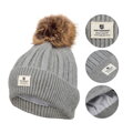 Dámska teplá čiapka v sivej farbe s brmbolcom – Peterson