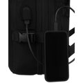 Čierny cestovný ruksak s USB portom a priehradkou na notebook 15,6