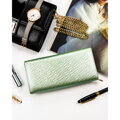 Veľká kožená dámska svetlozelená peňaženka na patent s RFID ochranou