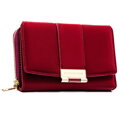 Bordová dámska peňaženka z ekologickej kože so zapínaním na patent