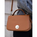 Karamelová dámska crossbody kabelka so strieborným kovaním - David Jones