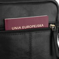 Miejska, czarna listonoszka męska ze skóry naturalnej zawieszona na regulowanym pasku - Peterson