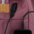Fialový dámsky ruksak s USB portom a miestom na notebook