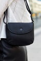 Elegantná dámska messenger taška z prírodnej kože - Peterson