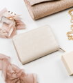 Praktická dámska peňaženka so zvieracím motívom na zips - David Jones