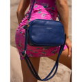 Tmavomodrá mestská dámska crossbody taška z ekologickej kože s dvomi popruhmi a príveskom – Peterson