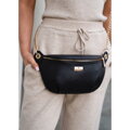 Čierna dámska crossbody kabelka z ekologickej kože s retiazkovým detailom