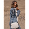 Elegantná béžová dámska crossbody taška z eko kože so zlatými detailmi