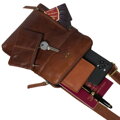 Pánska hnedá kožená crossbody taška s jednou komorou a zipsovým zapínaním