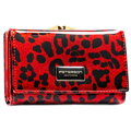 Červená dámska peňaženka so zvieracím vzorom, kovovou sponou a RFID ochranou