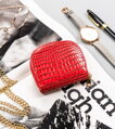 Malá dámska kabelka so zapínaním na zips— Milano Design