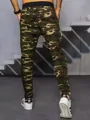 Hnedé pánske maskáčové tepláky.