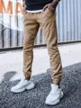 Moderné jogger tepláky vo farbe camel.