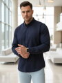 Pánska košeľa slim fit DX2692 – tmavomodrá košeľa so subtílnym mikrovzorom