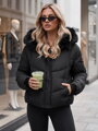 Dámska krátka zimná bunda s výraznou kapucňou – čierna