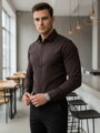 Pánska košeľa slim fit DX2682 – elegantná tmavohnedá košeľa