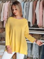 Bluzka damska one size oversize z wisiorkiem COMFILA żółta Dstreet RY2791