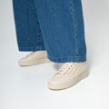 Dámske kožené sneakersy s prešívaným zvrškom krémové 99-D-508-0