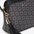 Čierny crossbody kabelka Wittchen 99-4Y-506-1 v štýlovom prevedení