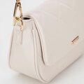 Dámska crossbody kabelka z ekokože s prešívaním krémová 29-4Y-609-0