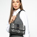 Dámska žakárová crossbody s retiazkou čierno-sivá