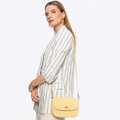 Dámska crossbody z prírodnej kože žltá 100-4E-214-Y