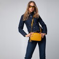 Dámska kožená crossbody kabelka Wittchen so strapcom 29-4E-014-Y
