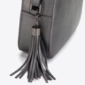 Dámska kožená crossbody kabelka Wittchen so strapcom 29-4E-014-S