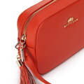 Dámska kožená crossbody kabelka Wittchen so strapcom 29-4E-014-6