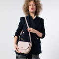 Dámska crossbody kabelka Wittchen z ekokože zdobená retiazkou 98-4Y-515-P