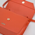 Dámska crossbody kabelka z eko kože s ozdobnou klapkou 94-4Y-613-K