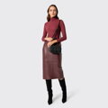 Dámska zaoblená crossbody kabelka s kovovým detailom Wittchen – čierna