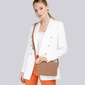 Dvojkomorová crossbody kabelka z imitácie semišu s prešívaním 94-4Y-618-5