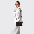 Dvojkomorová crossbody kabelka z imitácie semišu s prešívaním 94-4Y-618-1