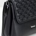 Čierna dvojkomorová crossbody kabelka s pleteným detailom a klopou 94-4Y-608-1