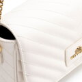 Krémová crossbody kabelka z prírodnej kože s prešívaním a klopou 102-4E-204-0