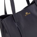Dámska kožená shopper kabelka s dekoratívnymi rúčkami granátová 99-4E-016-7