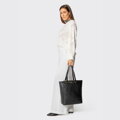Dámska shopper kabelka z prírodnej kože čierna 101-4E-804-1
