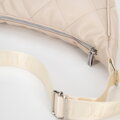 Dámska crossbody v geometrickom prešívaní krémovo-strieborná 100-4Y-422-9S