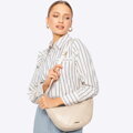 Dámska crossbody v geometrickom prešívaní krémovo-zlatá 100-4Y-422-9G