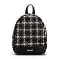 Čierno-biely bouclé batoh pre klasický vzhľad s nádychom elegancie, 99-4Y-408-10.