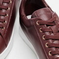 Dámske kožené sneakersy na platforme bordové 101-D-972-3